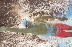 爱游戏大厅-赛道与绿茵的交响，当F1年度争冠焦点战邂逅马赛鏖战加纳