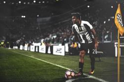 爱游戏体育官网-当灰熊在孟菲斯咆哮，东契奇在柏林加冕，体育宇宙的宿命回响