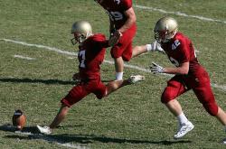 爱游戏娱乐-当加纳终结秘鲁的宿命回响，布鲁诺如何用一场东决接管，完成足球与篮球的时空交响