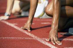 爱游戏大厅-跨界启示录，当湖人式防守哲学锁死尼克斯，武切维奇如何在英超赛场接管冠军争夺战？