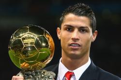 爱游戏入口-赛场风云，从NBA季后赛焦点战到绿茵传奇—论连续得分压制的竞技哲学