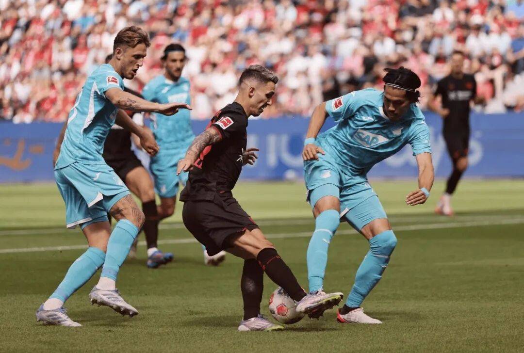 包含霍芬海姆客场不敌强敌,遭遇失利的词条 包含霍芬海姆客场不敌强敌,遭遇失利的词条