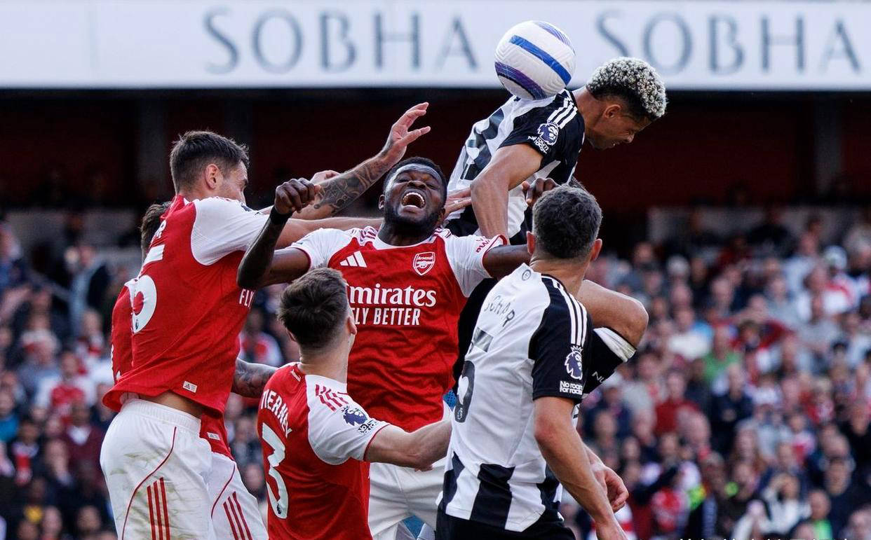 阿森纳主场遭遇惨败,球队风格遭质疑 阿森纳主场遭遇惨败,球队风格遭质疑