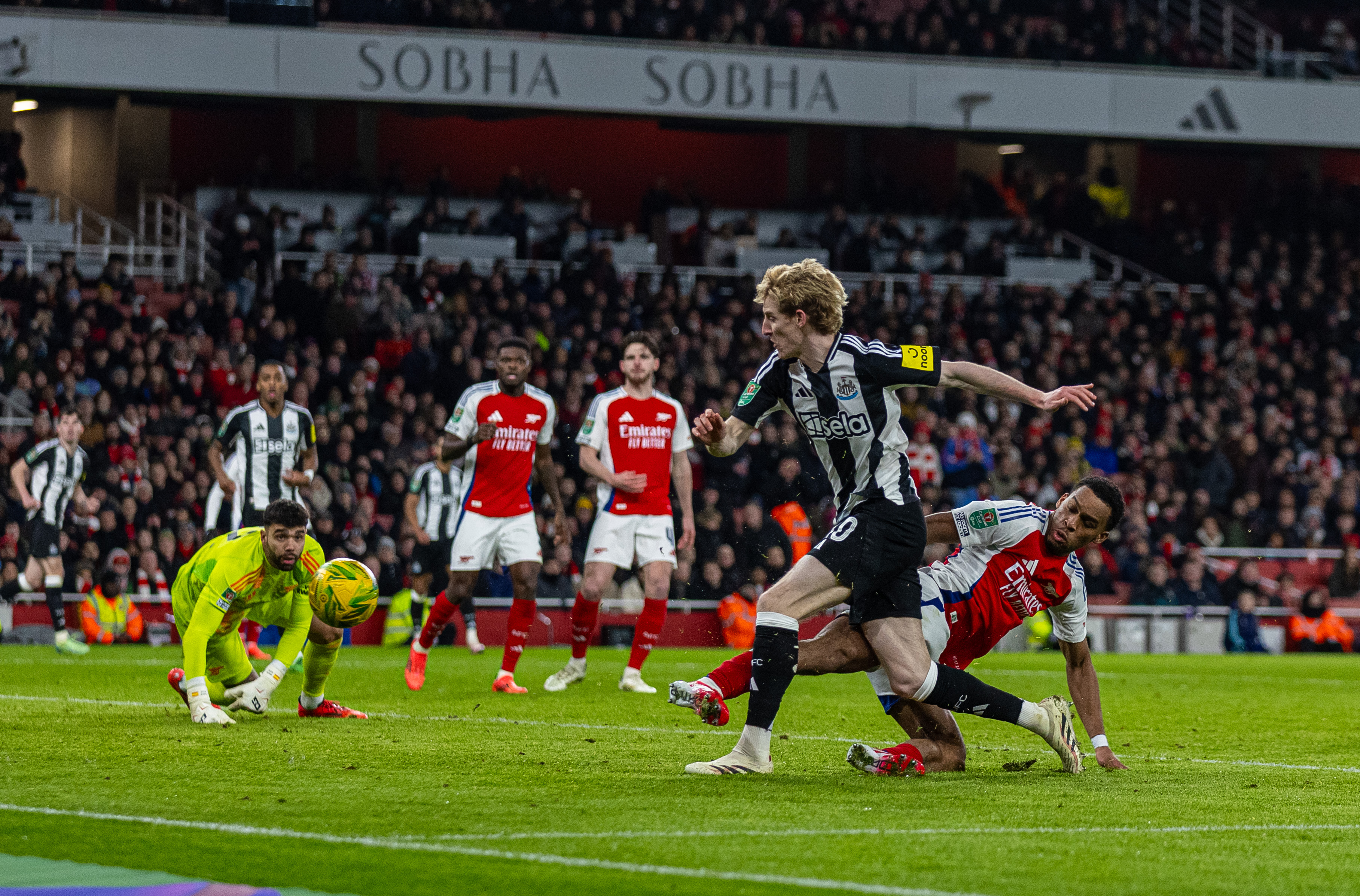 阿森纳主场遭遇惨败,球队风格遭质疑 阿森纳主场遭遇惨败,球队风格遭质疑