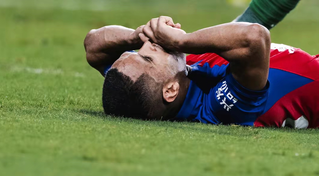 摩纳哥球员遭遇比赛中伤，或将缺席多轮比赛的简单介绍