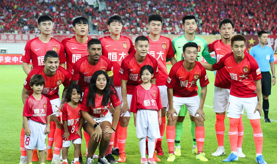 广州恒大主场大胜山东泰山，继续领跑积分榜的简单介绍