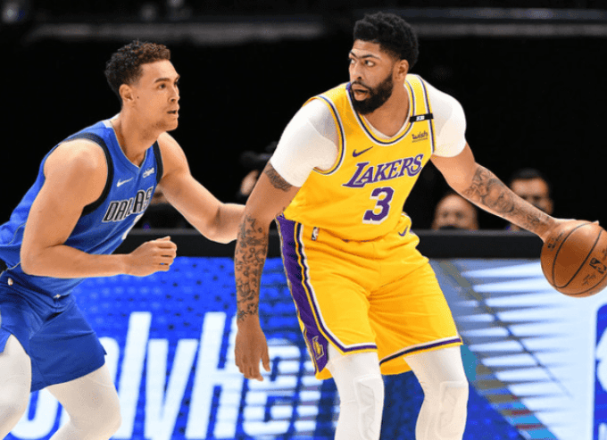 NBA湖人队大胜独行侠队,夺得联盟第一 NBA湖人队大胜独行侠队,夺得联盟第一