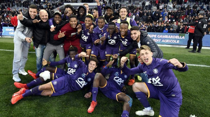 里昂主帅青训青训,球队产业链受瞩目的简单介绍 里昂主帅青训青训,球队产业链受瞩目的简单介绍