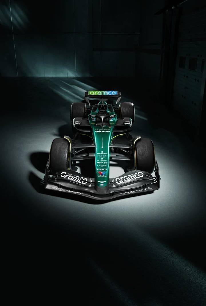 阿斯顿马丁险胜哈斯车队,塞恩斯刷新纪录的简单介绍 阿斯顿马丁险胜哈斯车队,塞恩斯刷新纪录的简单介绍