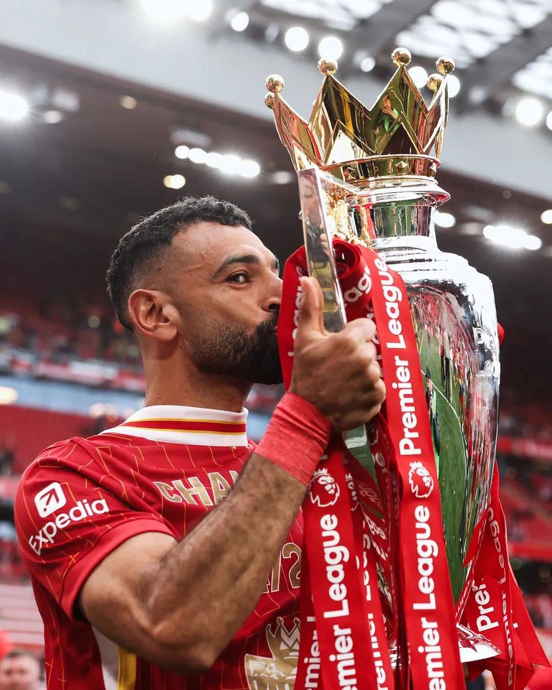 关于利物浦-巴萨,萨拉赫助球队晋级,支持者庆祝的信息 关于利物浦-巴萨,萨拉赫助球队晋级,支持者庆祝的信息