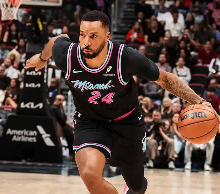 热火横扫新疆队，拉文统治全场的简单介绍