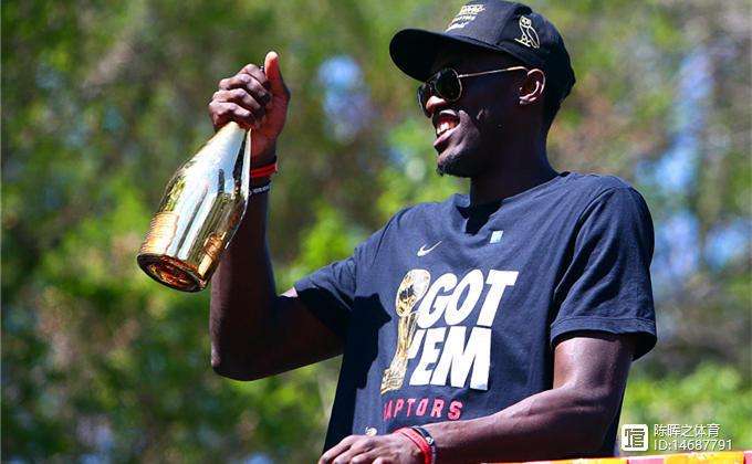 关于深圳队鏖战公牛，西亚卡姆刷新纪录的信息