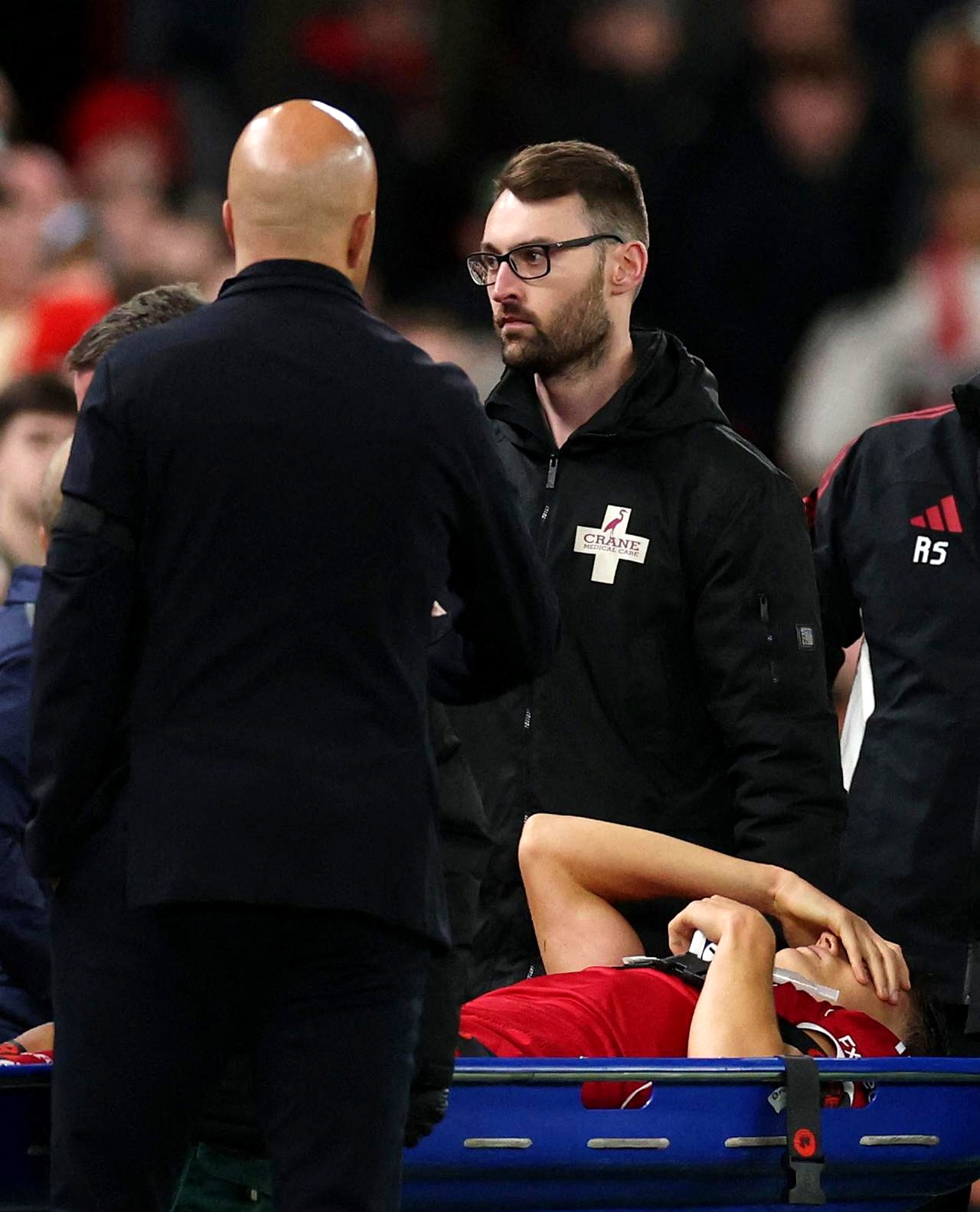 关于利物浦主场战胜沃特福德，继续领跑榜首位置的信息