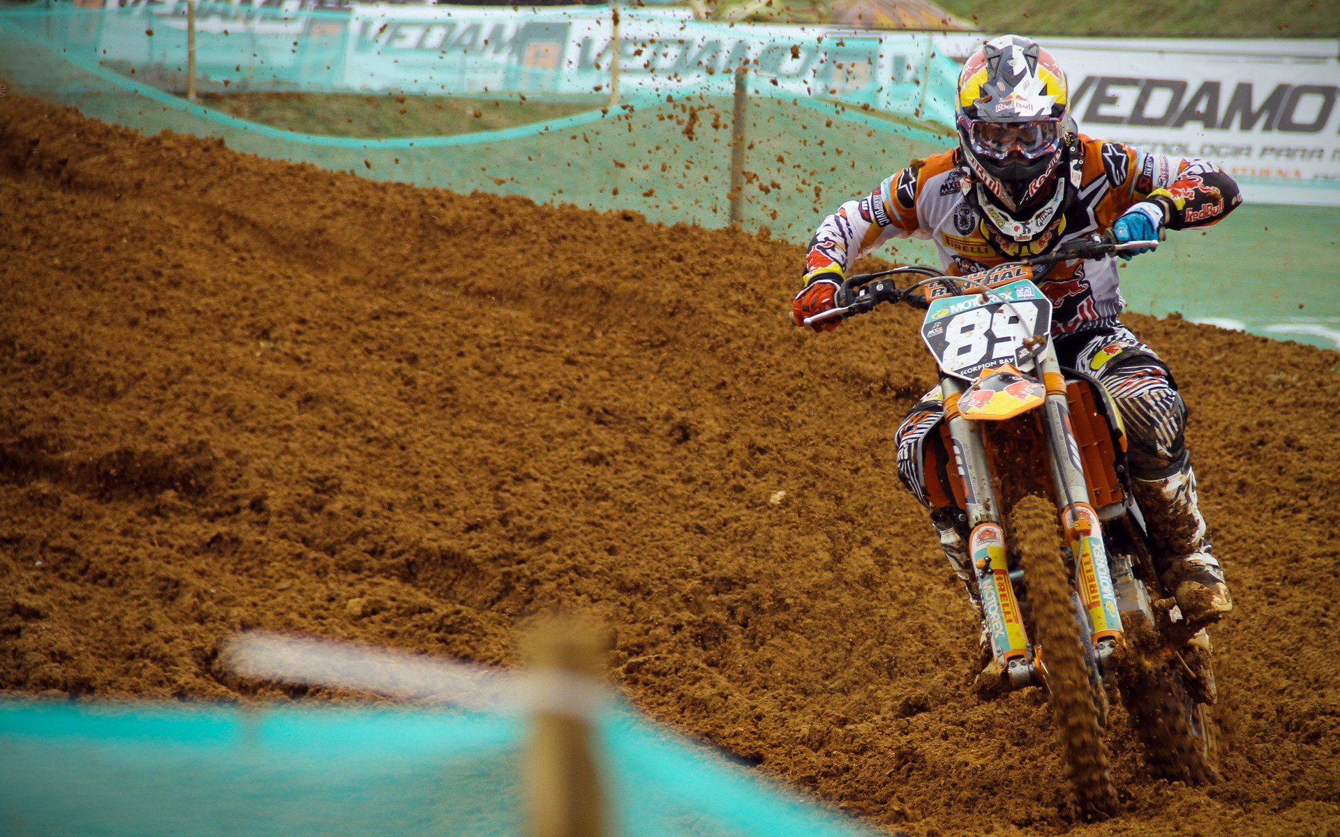 绿军铁血防守锁死约基奇，杰伦·格林高效输出诠释新星价值