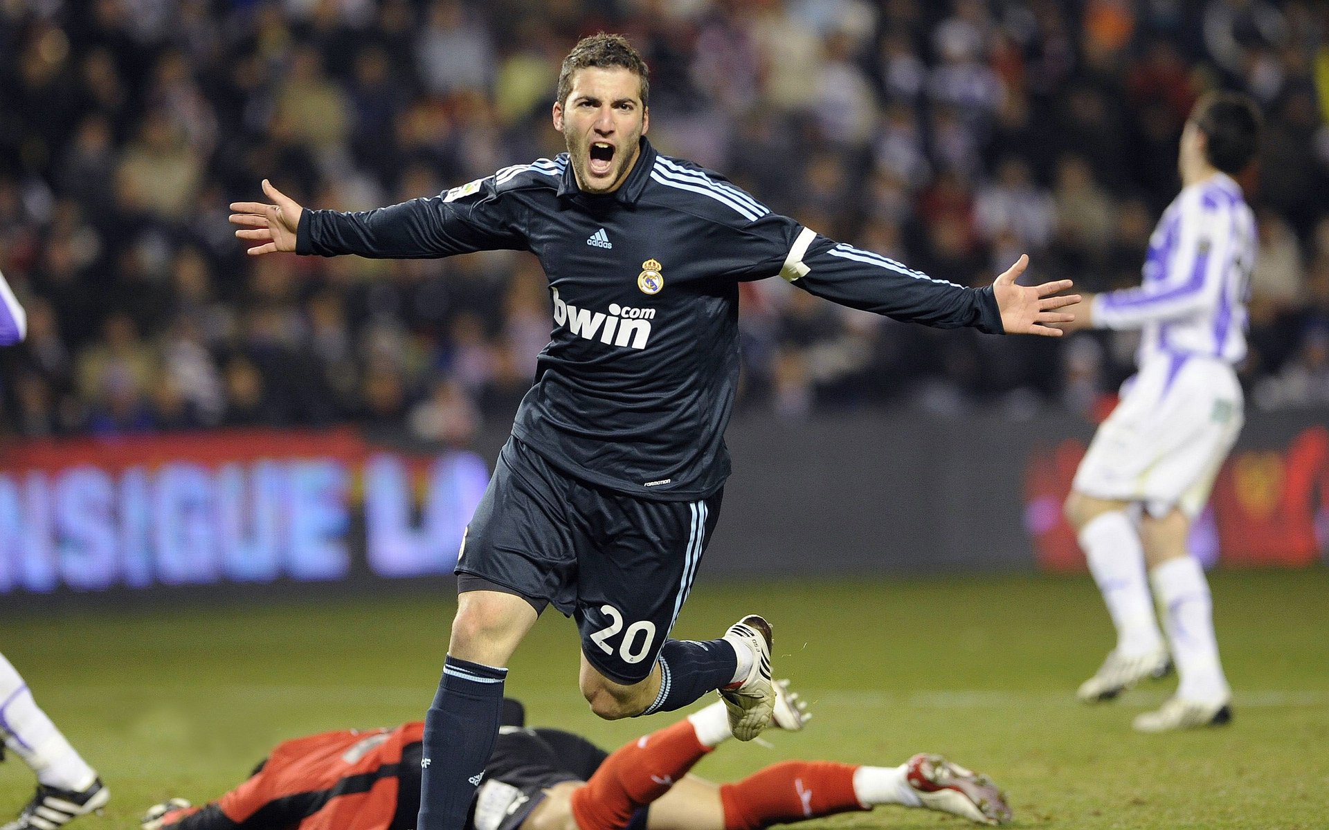 鏖战伊斯坦布尔，皮克惊世倒钩，土耳其血战乌拉圭